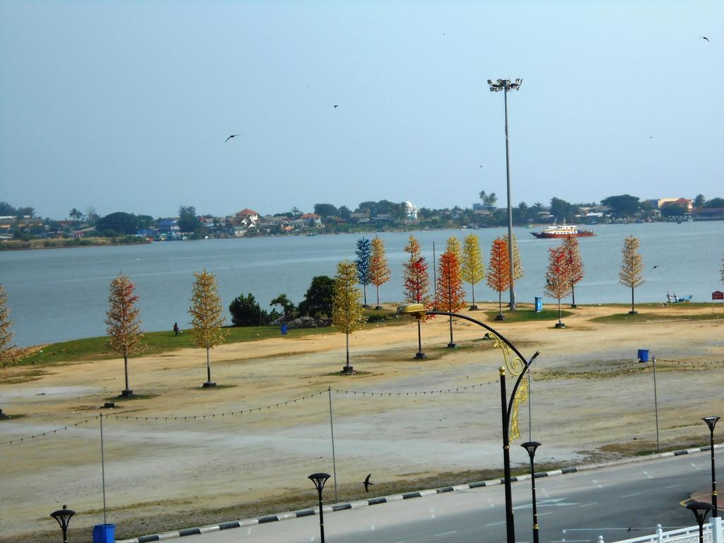 Kt Chinatown Lodge Kuala Terengganu Bagian luar foto